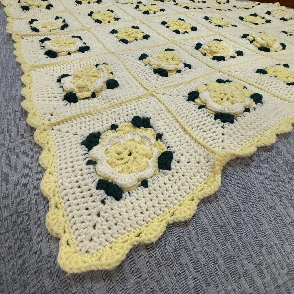 Vintage 70s‎ Handmade Crochet 3D Yellow Rose Afghan Blanket Throw Pillow 45